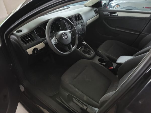 VOLKSWAGEN JETTA TRENDLINE 2.5 TIP, 2017 - Image 2