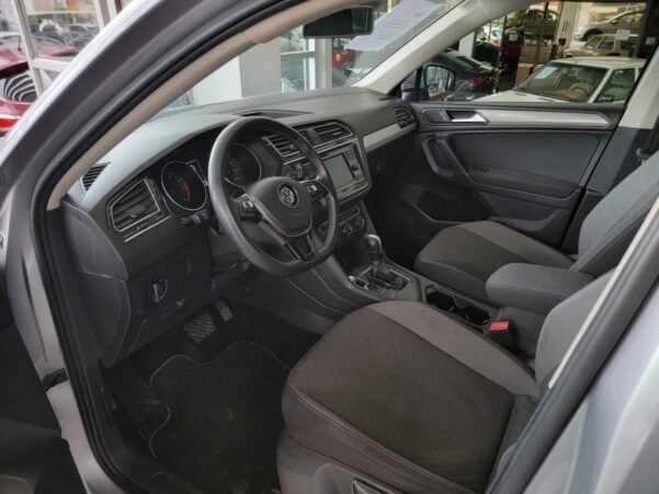 VOLKSWAGEN TIGUAN TRENDLINE AUT - Image 2