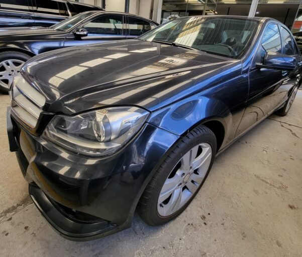 MERCEDES C200 CGI EXCLUSIVE PLUS - Image 2