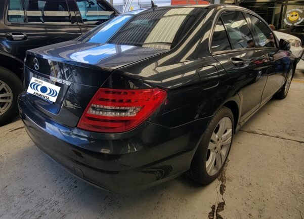 MERCEDES C200 CGI EXCLUSIVE PLUS - Image 4