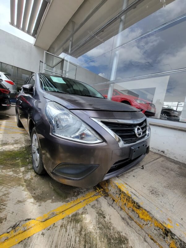 NISSAN VERSA SENSE AUT