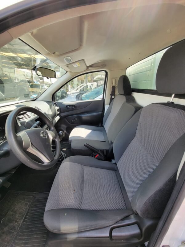 NISSAN NP300 ESTACAS STD - Image 2