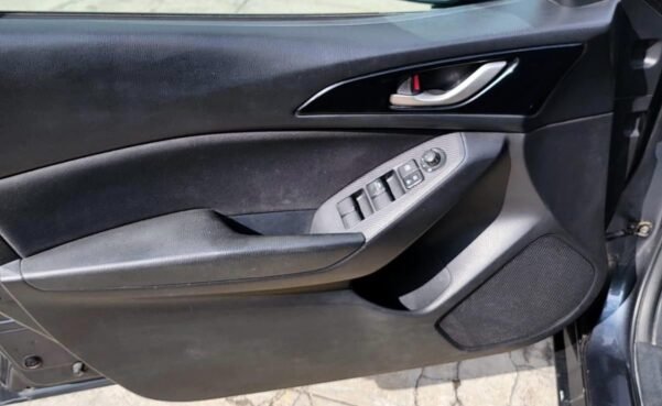 MAZDA 3 SEDAN AUTOMATICO - Image 8