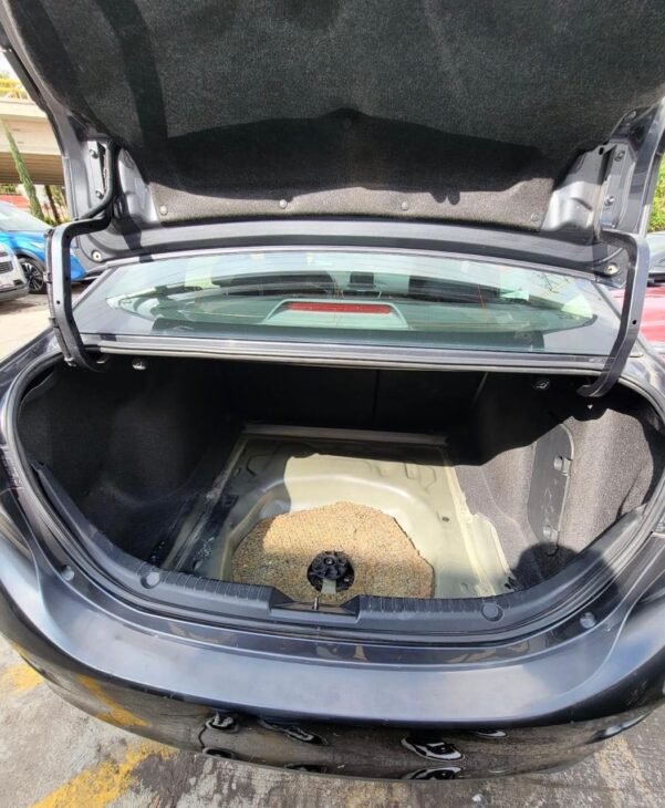 MAZDA 3 SEDAN AUTOMATICO - Image 9