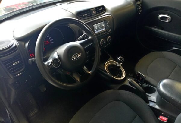 KIA SOUL LX - Image 5