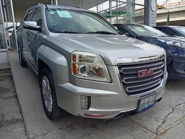 GMC TERRAIN SLT - Image 2