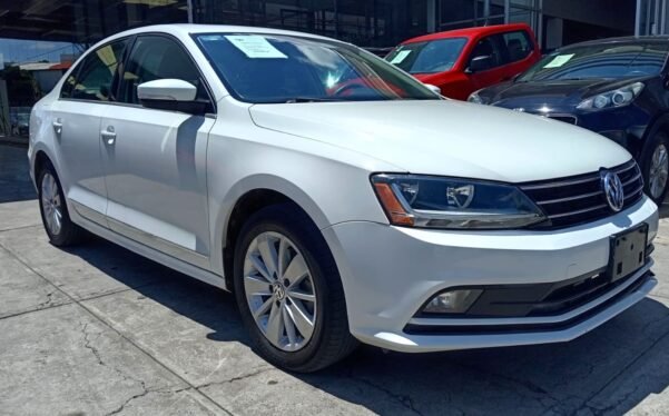 VOLKSWAGEN JETTA COMFORTLINE - Image 3