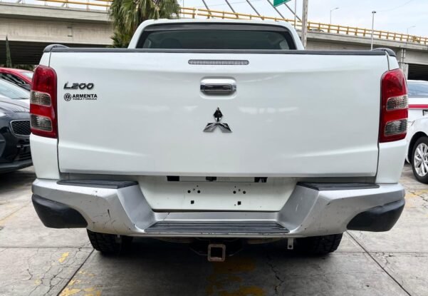 MITSUBISHI L 200 LR STD - Image 18