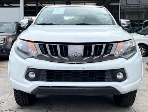 MITSUBISHI L 200 LR STD