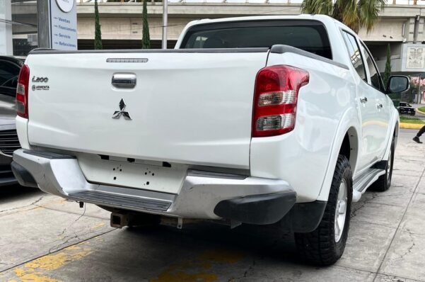 MITSUBISHI L 200 LR STD - Image 16