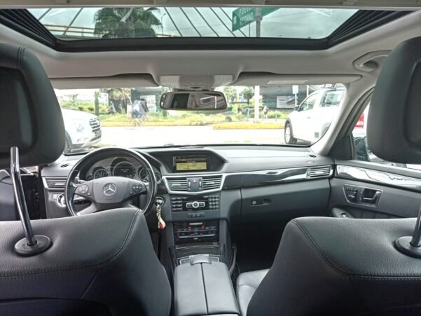 MERCEDES BENZ E 250 CLASSIC - Image 4