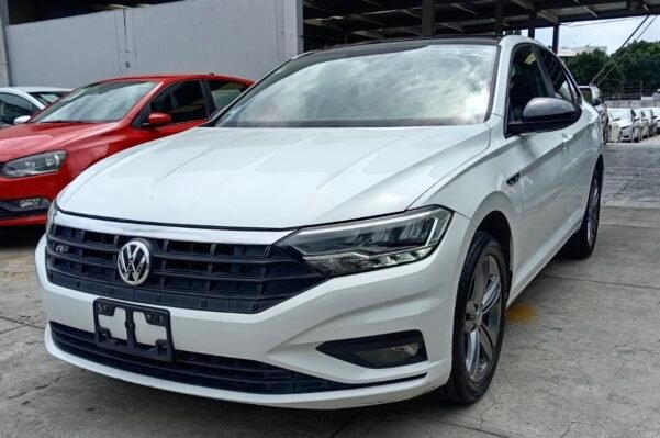 JETTA R-LINE 1.4 T AUT - Image 2