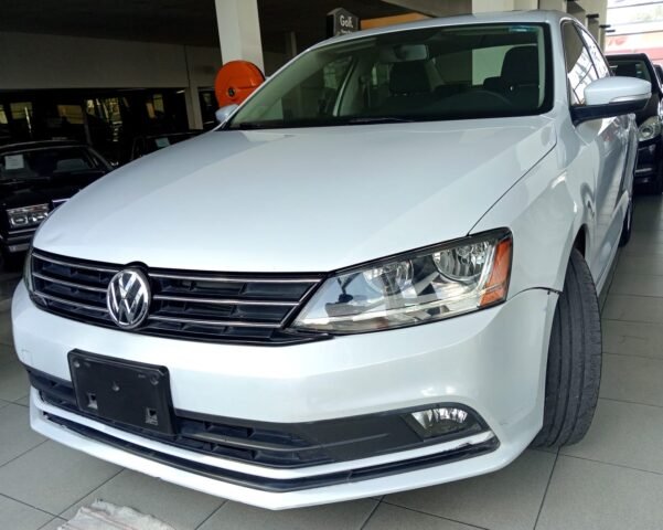 VOLKSWAGEN JETTA COMFORTLINE STD - Image 2