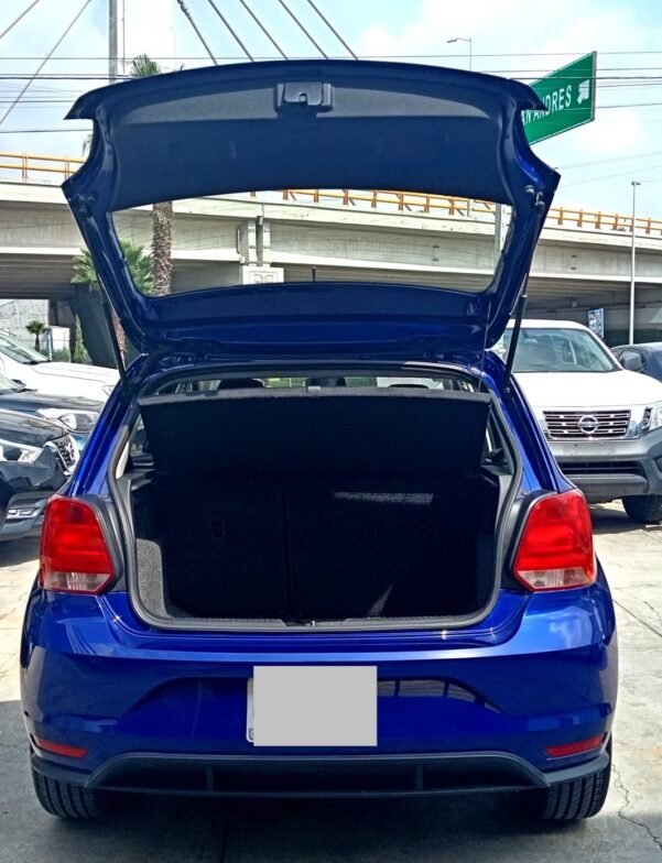 VOLKWAGEN POLO COMFORTLINE PLUS STD - Image 2