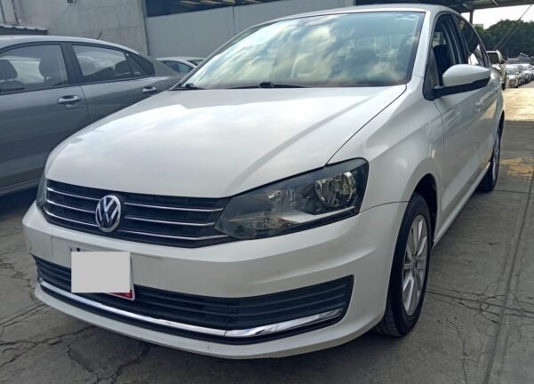 VOLKSWAGEN VENTO COMFORTLINE STD - Image 3