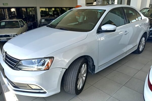 VOLKSWAGEN JETTA COMFORTLINE STD - Image 3