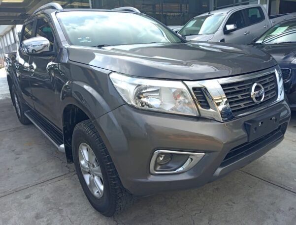NISSAN FRONTIER LE STD - Image 2