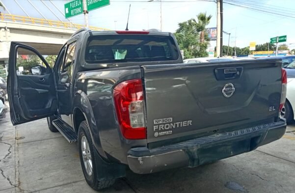 NISSAN FRONTIER LE STD - Image 5
