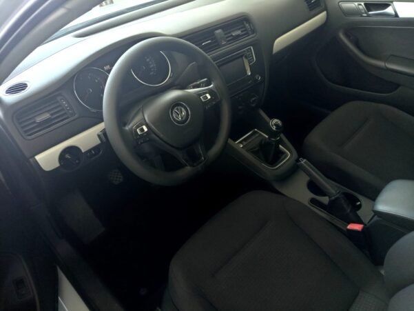 VOLKSWAGEN JETTA COMFORTLINE STD - Image 5