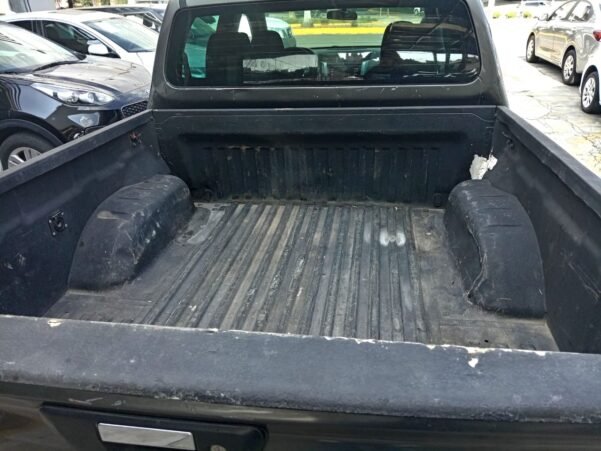 NISSAN FRONTIER LE STD - Image 6