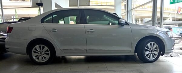 VOLKSWAGEN JETTA COMFORTLINE STD - Image 6