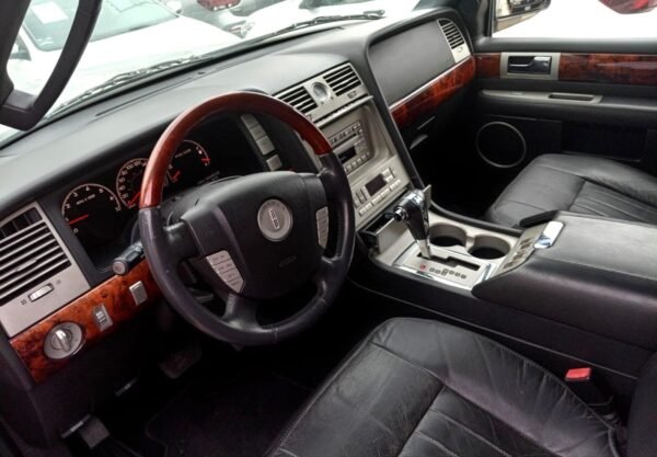 LINCOLN NAVIGATOR - Image 5