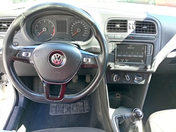 VOLKSWAGEN POLO COMFORTLINE STD - Image 5