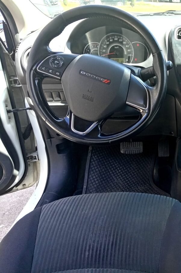 DODGE ATTITUDE SXT AUT - Image 5