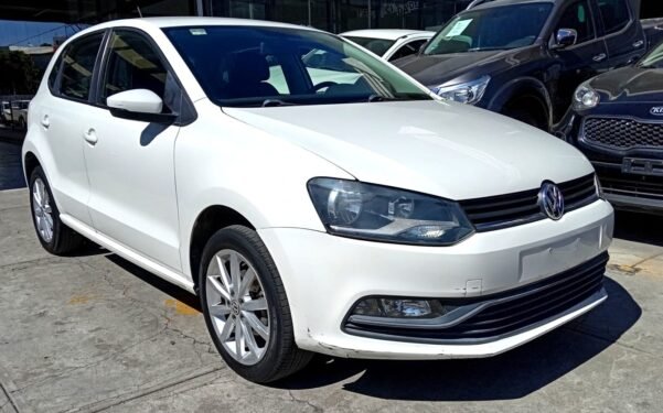 VOLKSWAGEN POLO COMFORTLINE STD - Image 2