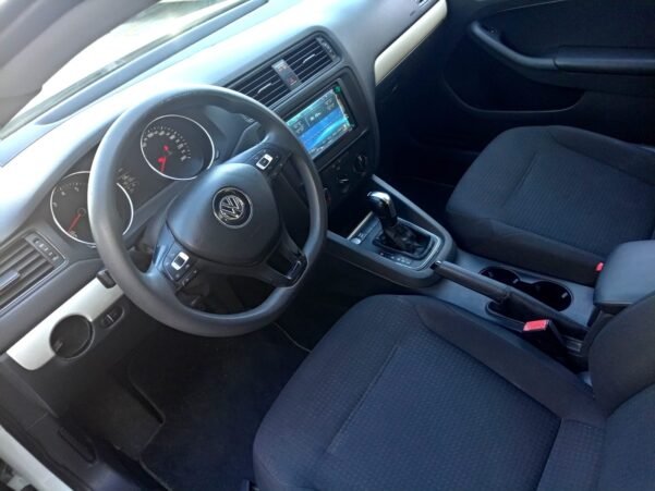 VOLKSWAGEN JETTA TRENDLINE 2.5 TIP - Image 4