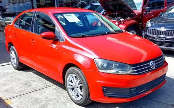 VOLKSWAGEN VENTO STARTLINE AUTOMATICO - Image 2