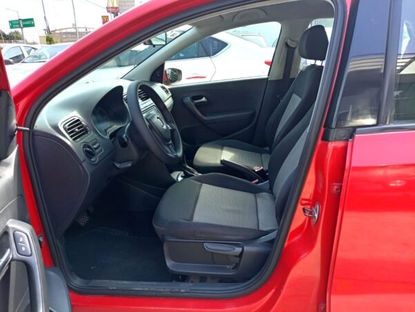 VOLKSWAGEN VENTO STARTLINE AUTOMATICO - Image 4