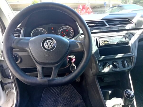 VOLKSWAGEN GOL SEDAN STD - Image 4