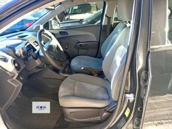 GM CHEVROLET SONIC LS SEDAN STD - Image 4