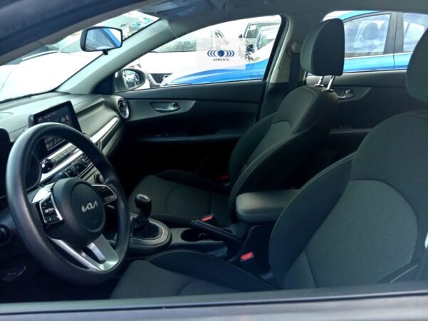 KIA FORTE SEDAN LX STD - Image 6