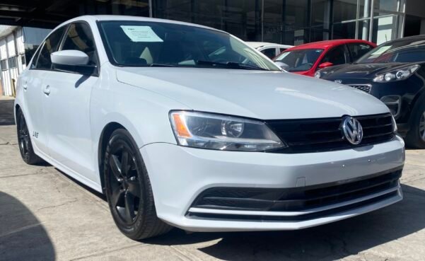 VOLKSWAGEN JETTA LIVE 2.0 STD - Image 6