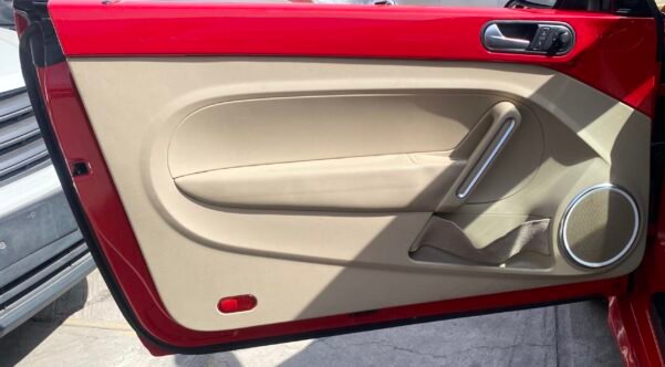 VOLKSWAGEN BEETLE SPORT AUT - Image 4