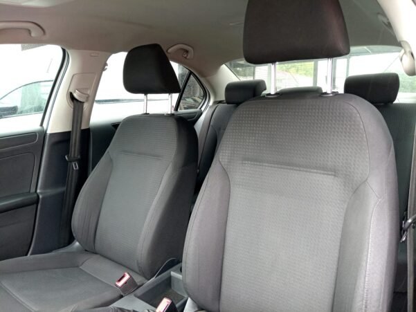 VOLKSWAGEN JETTA TRENDLINE 2.0 TIP - Image 2