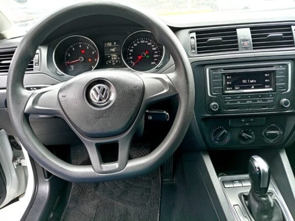VOLKSWAGEN JETTA TRENDLINE 2.0 TIP - Image 6