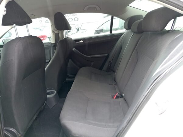 VOLKSWAGEN JETTA TRENDLINE 2.0 TIP - Image 8