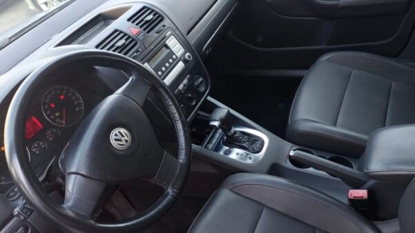 VOLKSWAGEN BORA TDI DSG - Image 7