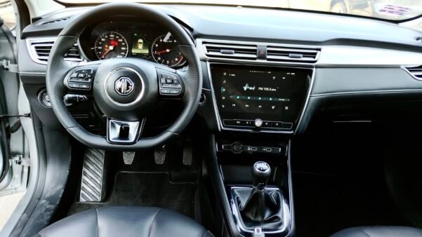 MG5 ELEGANCE STD - Image 2