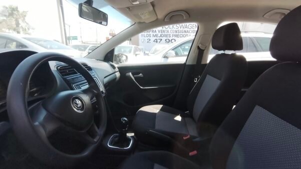 VOLKSWAGEN VENTO STARTLINE STD - Image 5