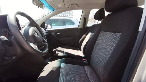 VOLKSWAGEN VENTO STARTLINE STD C/RINES - Image 7