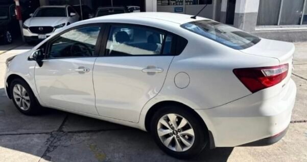 KIA RIO 1.6 EX SEDAN MT - Image 3