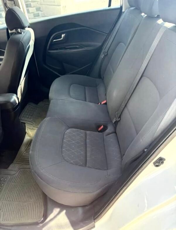 KIA RIO 1.6 EX SEDAN MT - Image 6