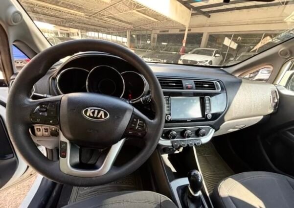 KIA RIO 1.6 EX SEDAN MT - Image 4