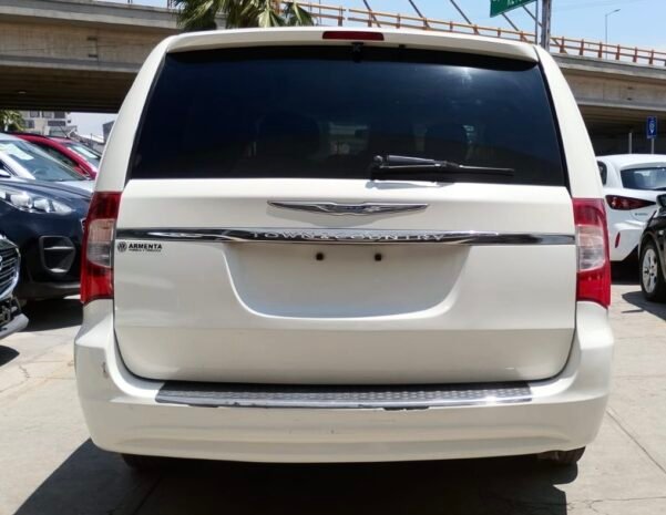 CHRYSLER TOWN & COUNTRY LX AUT - Image 5
