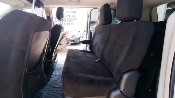 CHRYSLER TOWN & COUNTRY LX AUT - Image 8