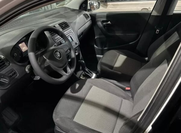 VOLKSWAGEN VENTO 1.6 STARTLINE - Image 6